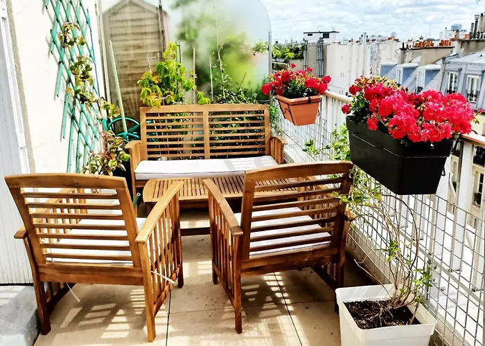 Top Floor Apartment & Terrace With View