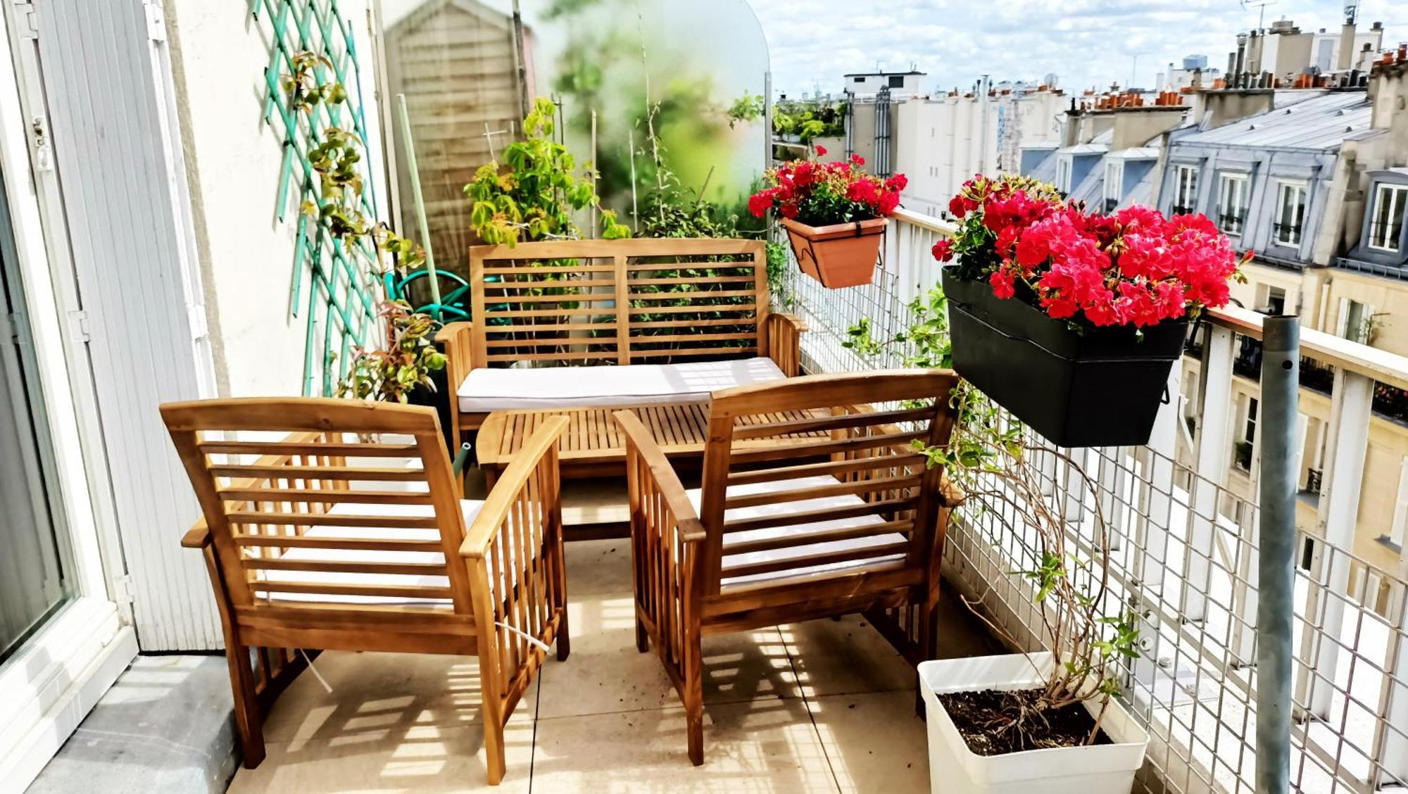 Floor & Terrace With View * Parijs